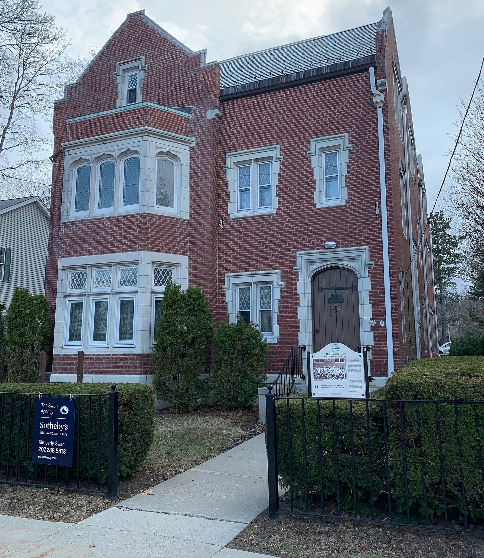 33 Ledgelawn Avenue