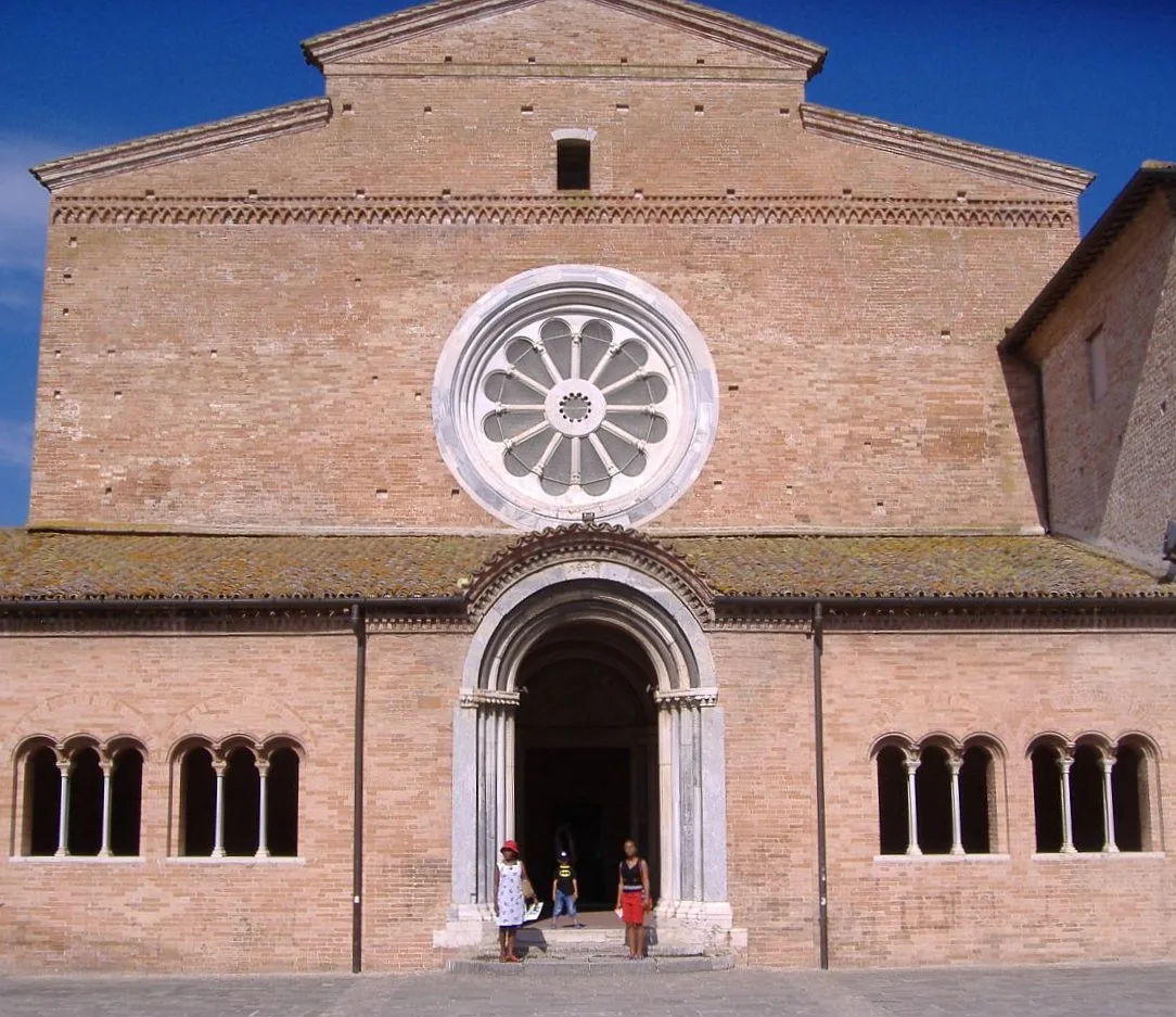abbaye de Chiaravalle di Fiastra