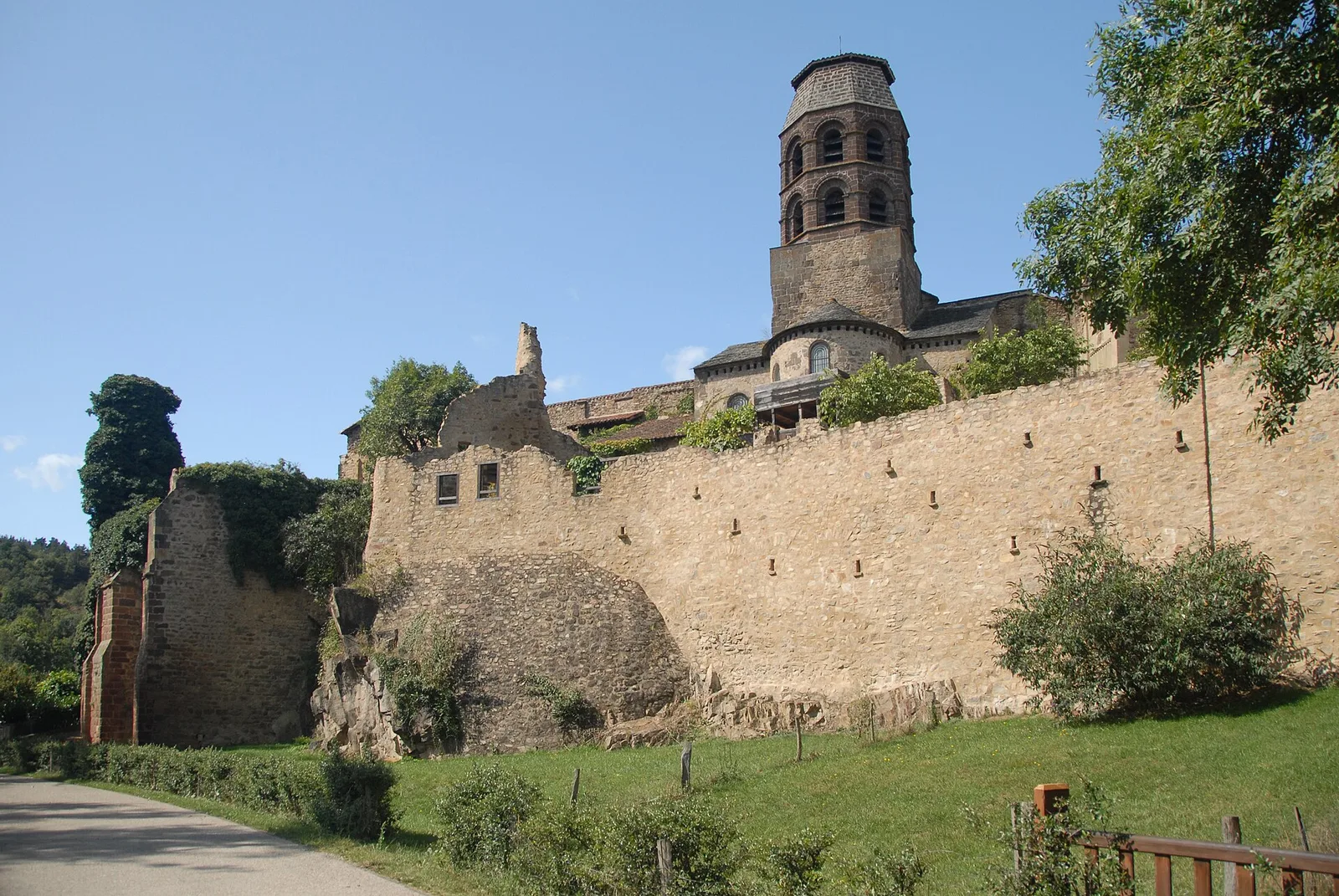 abbaye Saint-André de Lavaudieu