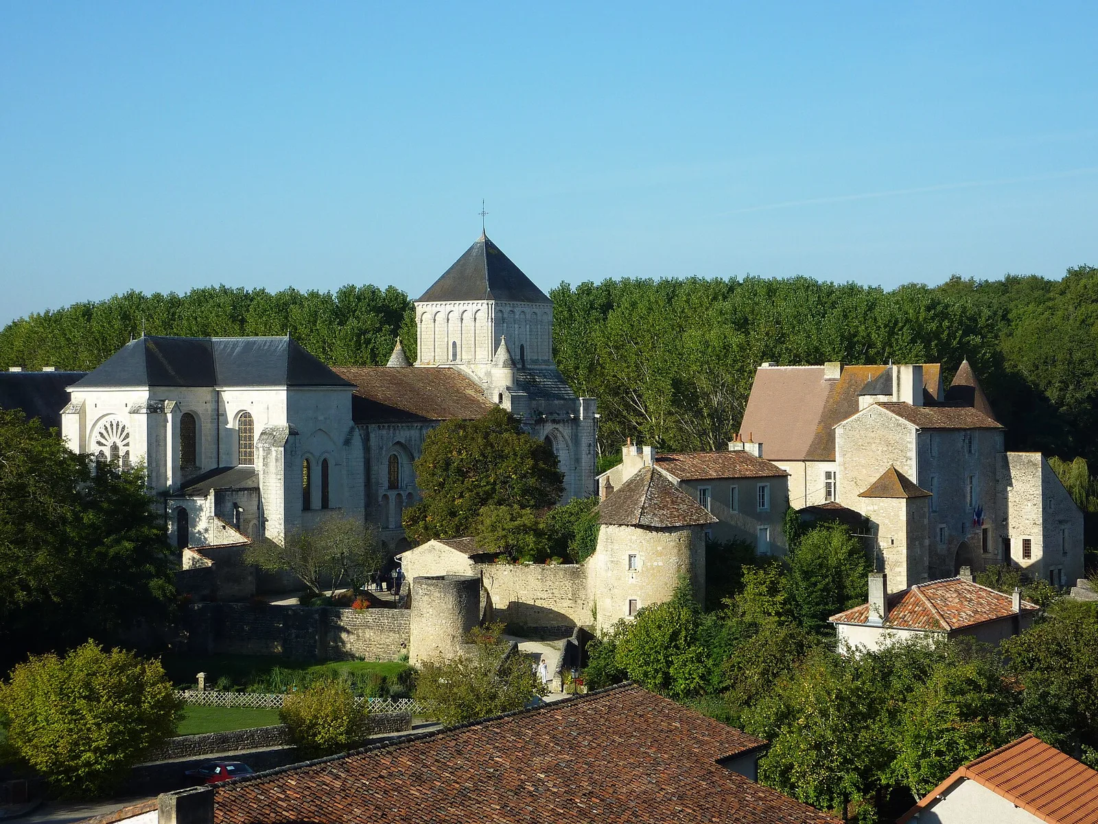 abbaye Saint-Junien de Nouaillé-Maupertuis