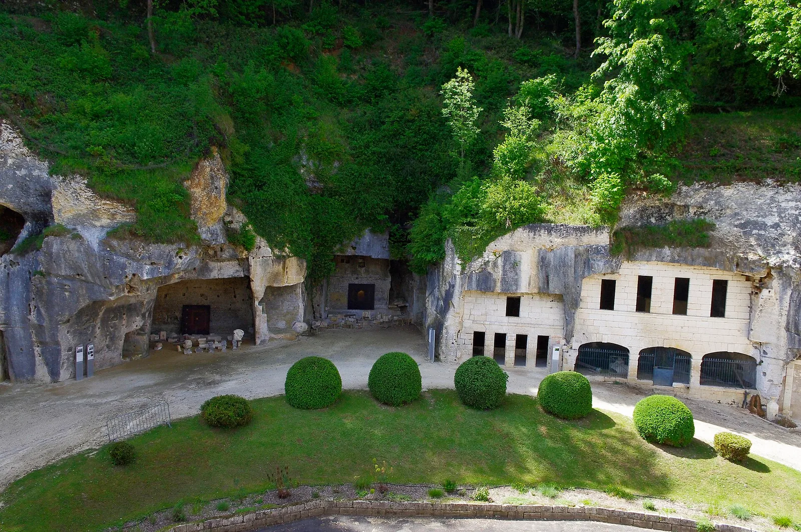 abbaye troglodytique de Brantôme