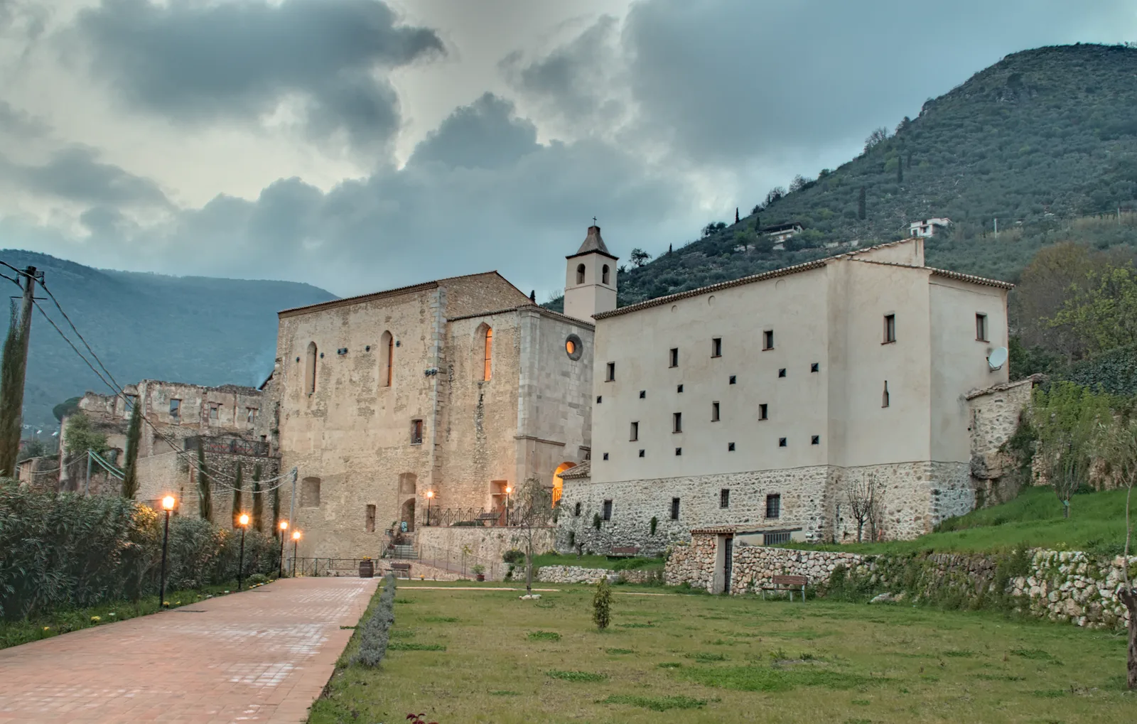 Abbey of San Magno, Fondi