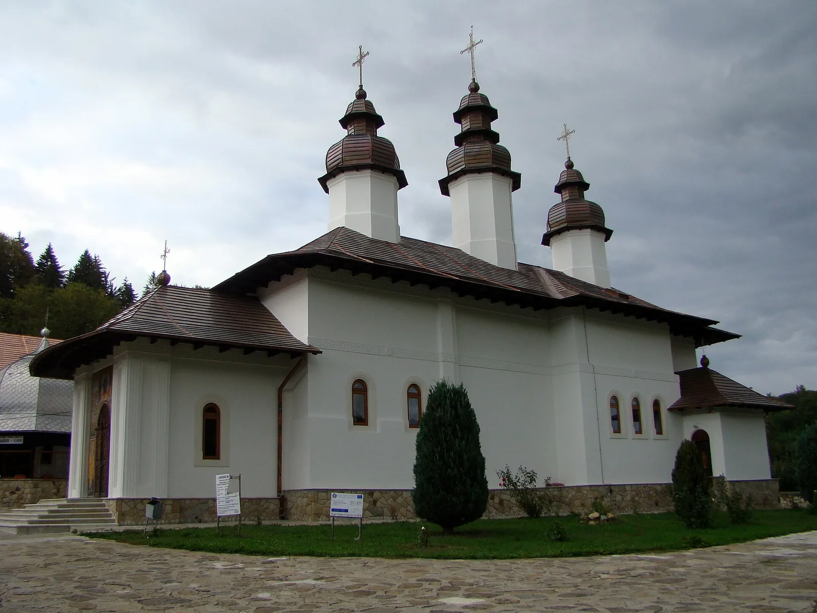Almas Monastery