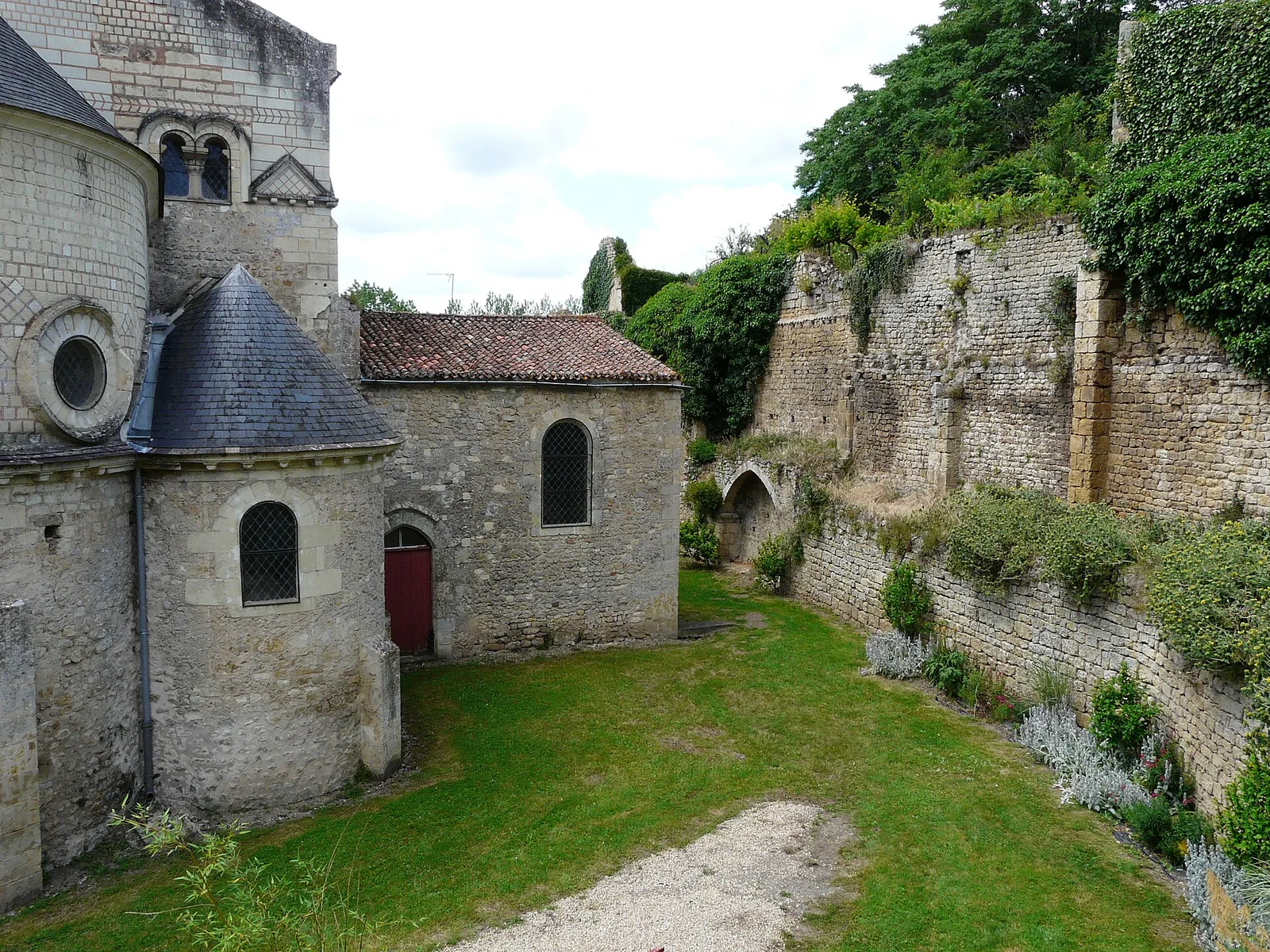 ancien couvent de Saint-Généroux
