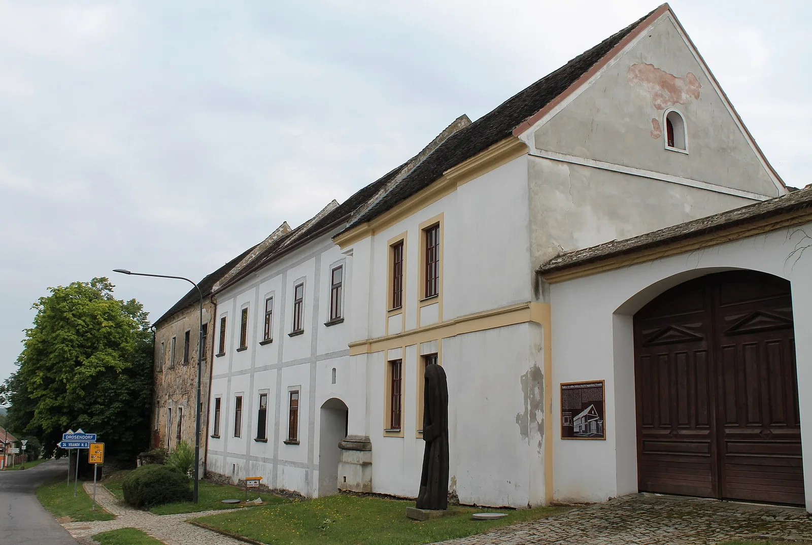 Augustinian monastery (Vratěnín)
