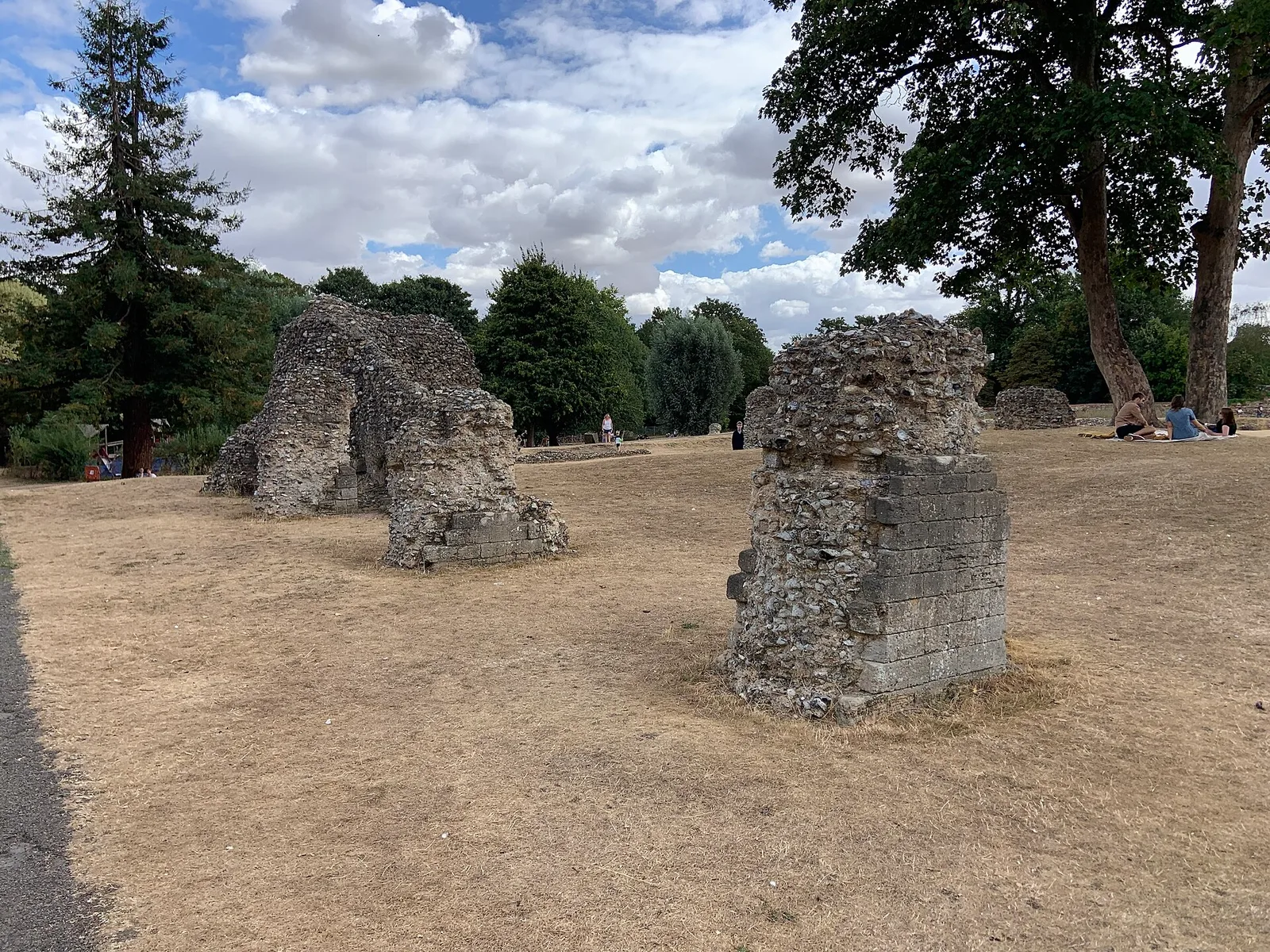 Bury St Edmund's Abbey: including the monks' cemetery and outer precinct and vineyard walls