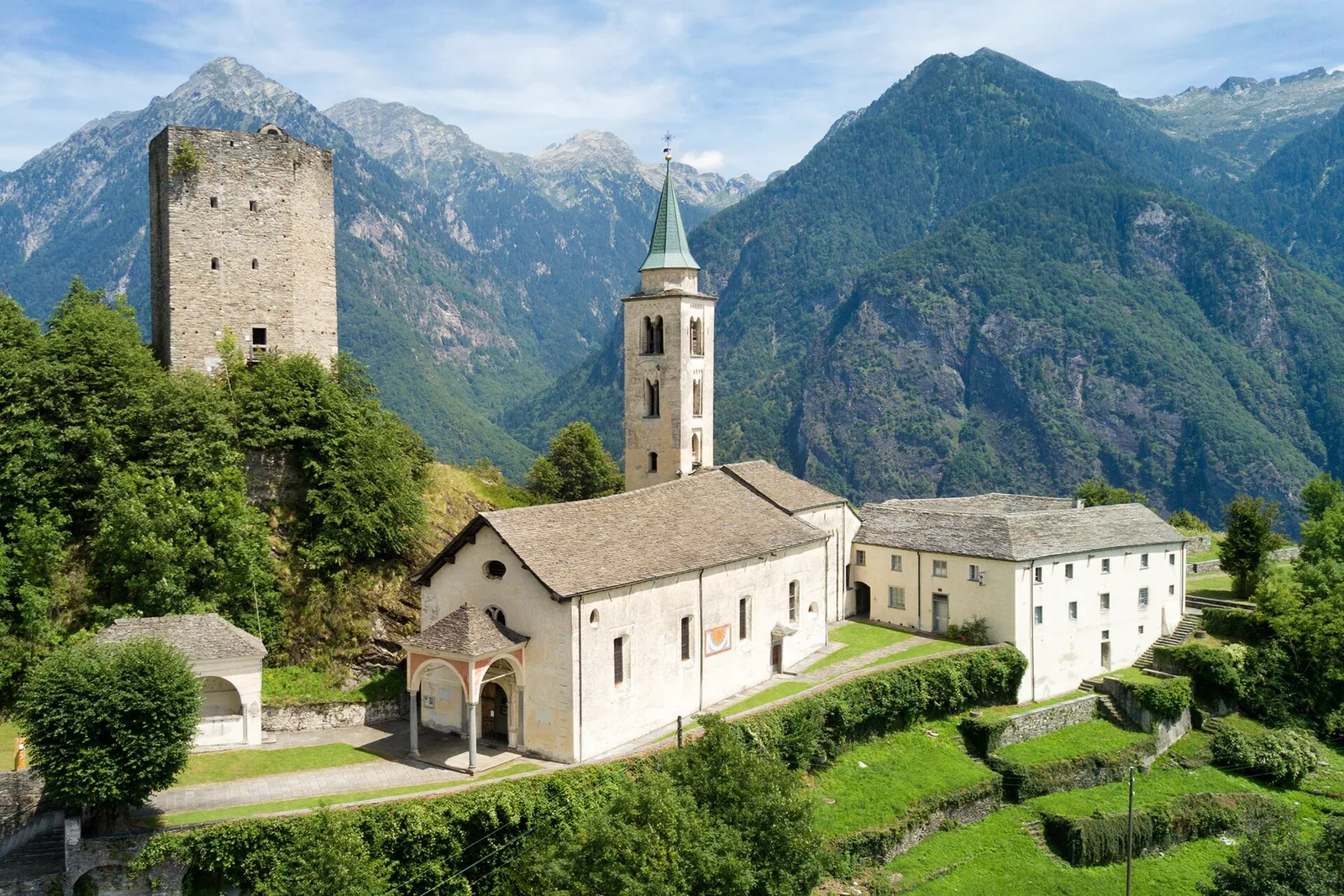 Church of St. Mary of the Assumption and parish house (old convent)