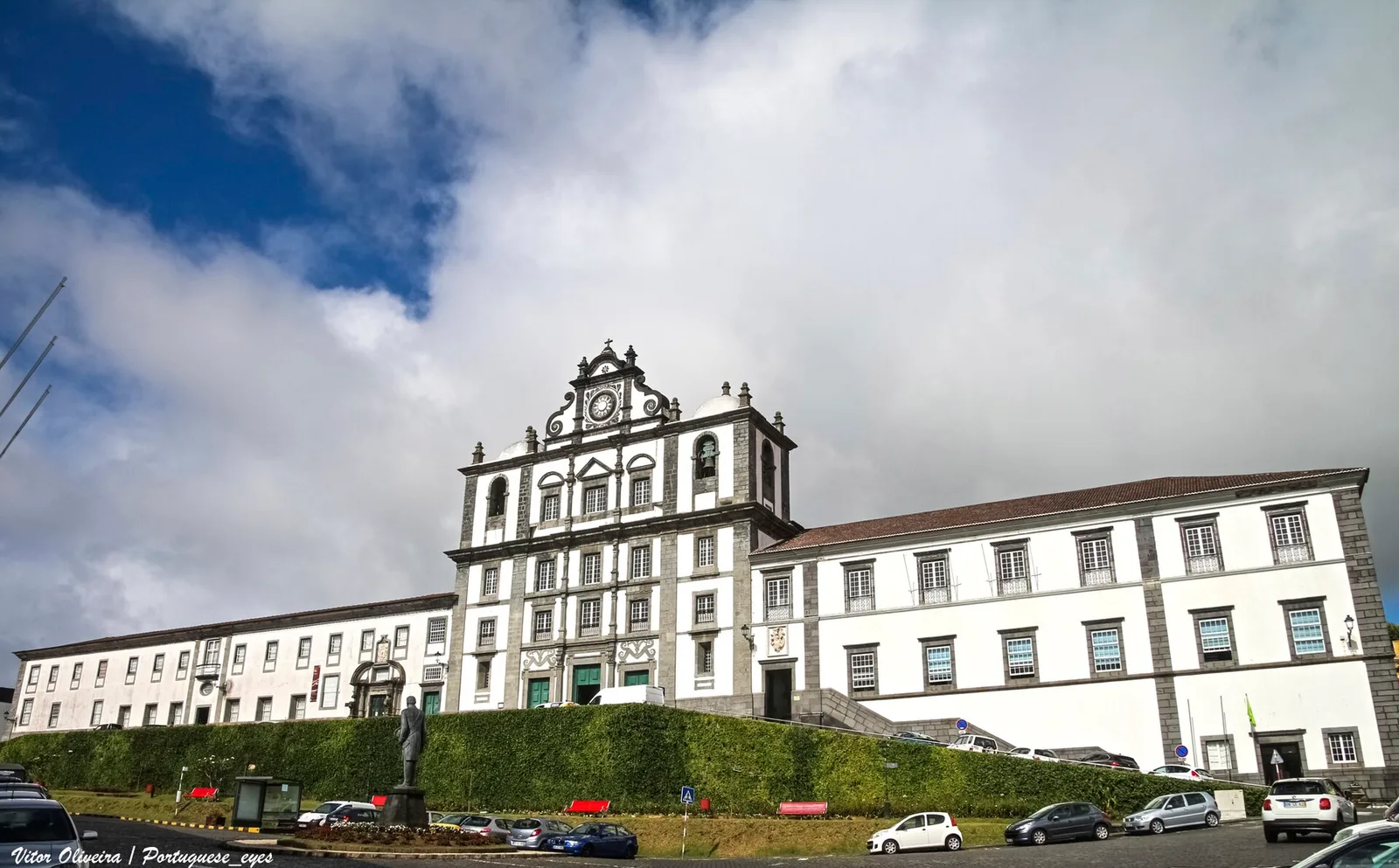 Colégio dos JesuÃtas da Horta e sua igreja (SantÃssimo Salvador, hoje igreja matriz da Horta)