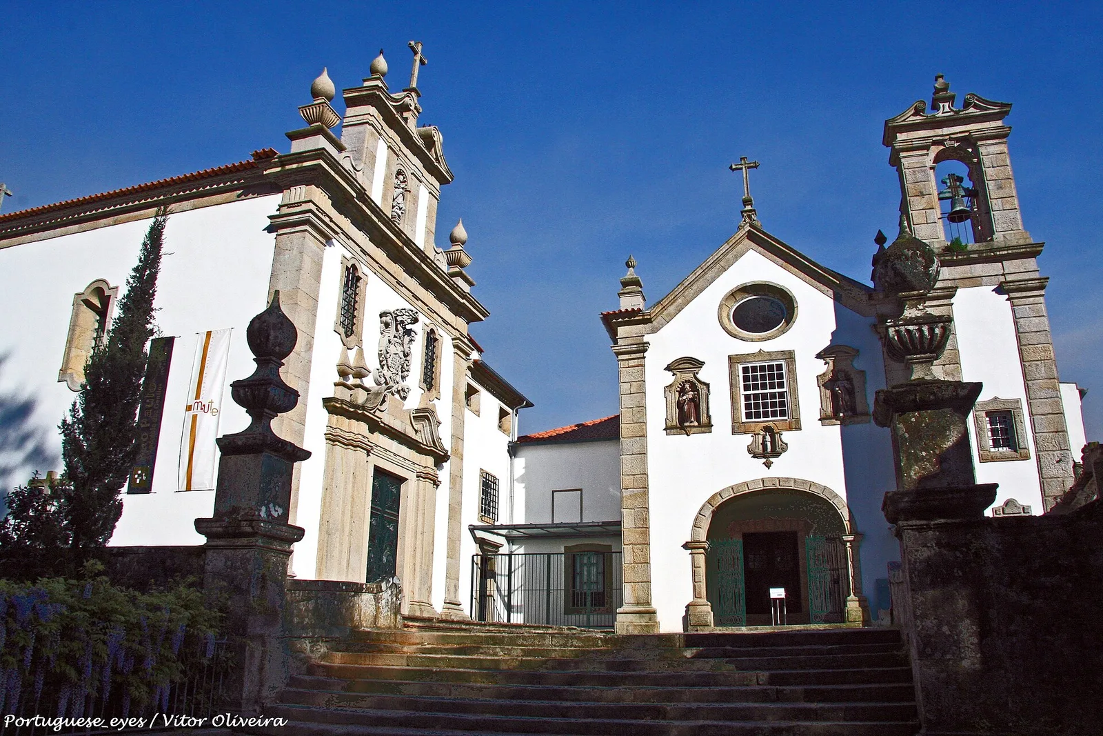 Conjunto constituÃdo pela Igreja de Santo António de Frades Capuchos e pela Igreja da Ordem Terceira de São Francisco