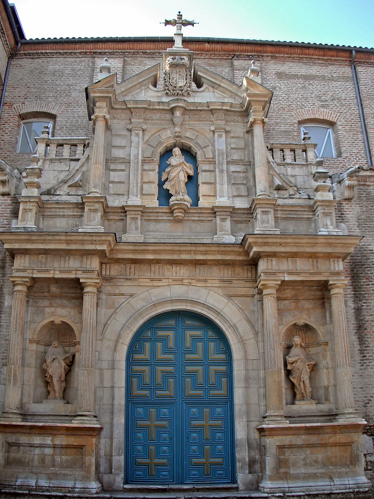 Convent of Comendadoras de Santa Cruz