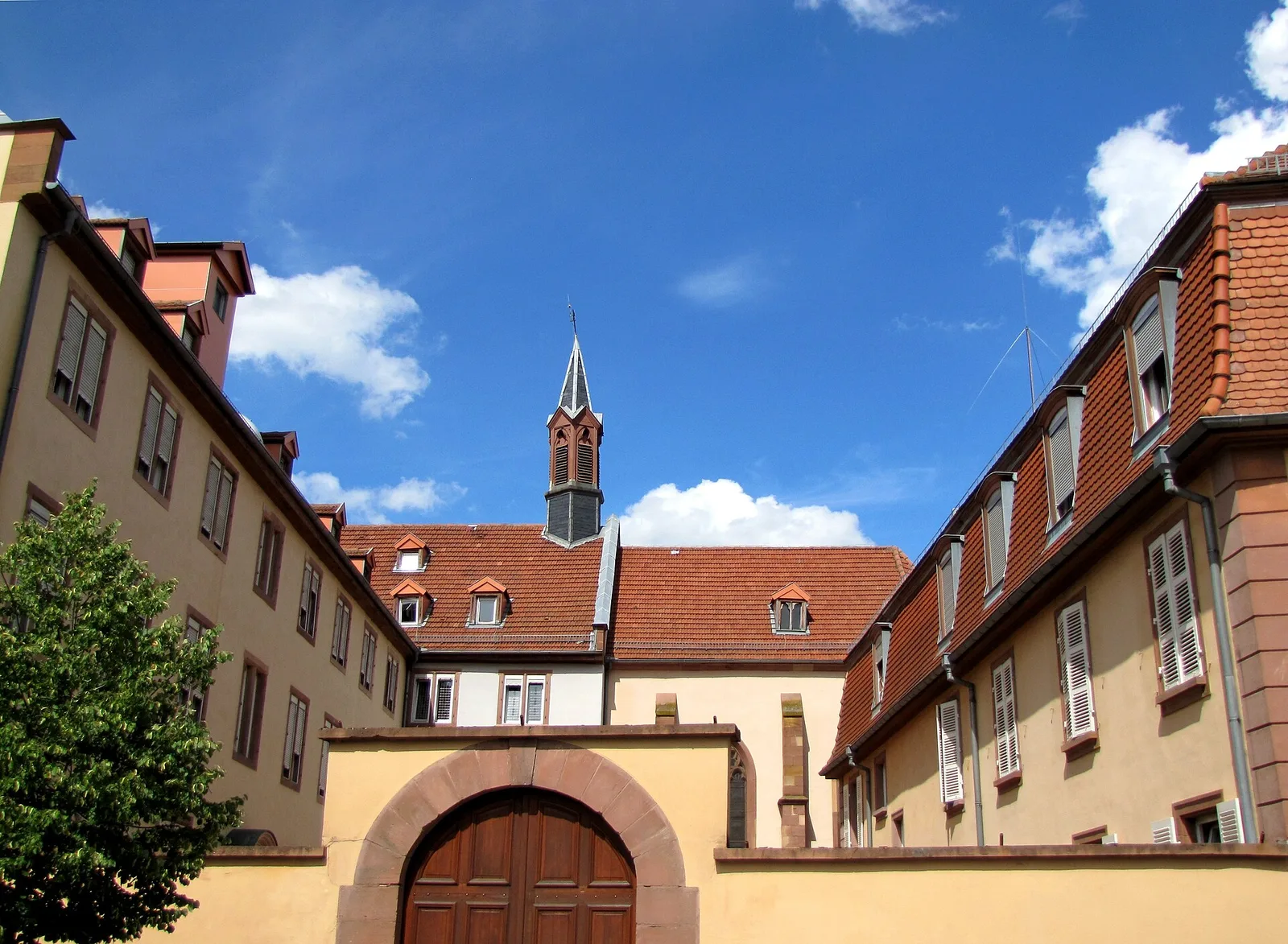 couvent des Sœurs du Très Saint-Sauveur