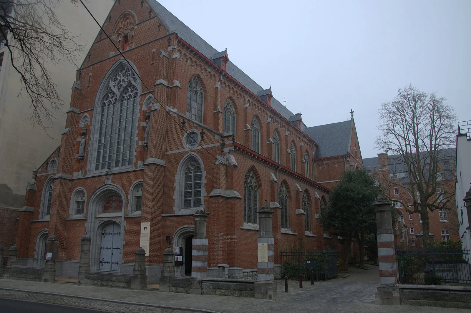 église et couvent des Dominicains et jardin intérieur