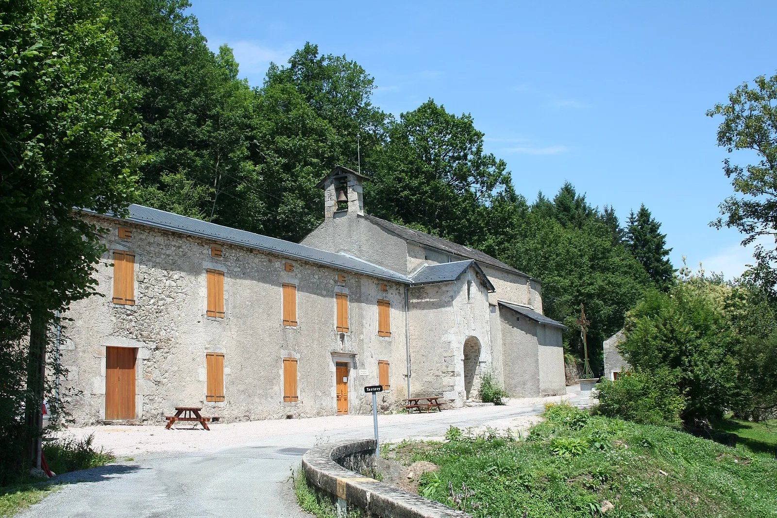église et prieuré Saint-Pierre de Tastavy