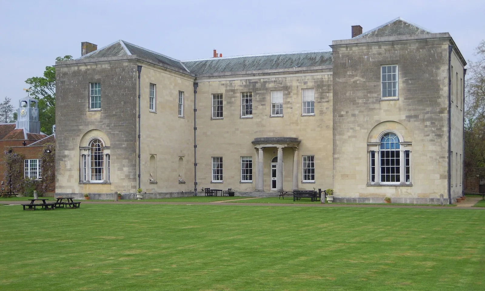 Hitchin Priory
