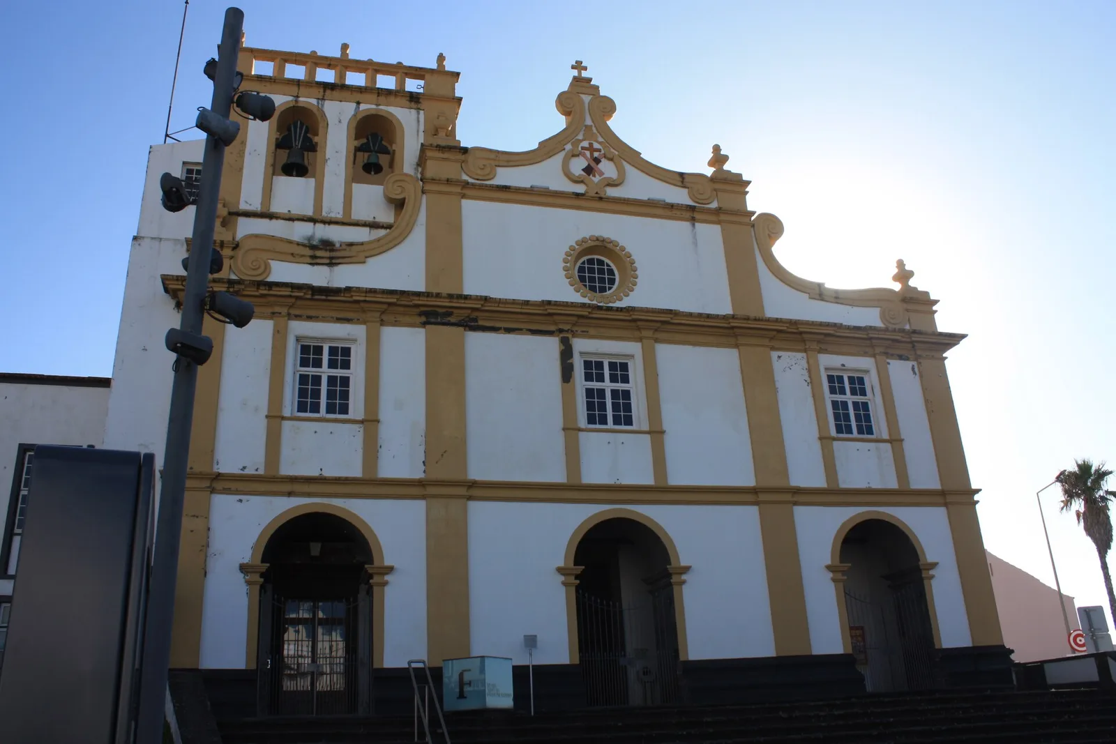Igreja e claustro do Convento de São Francisco da Ribeira Grande