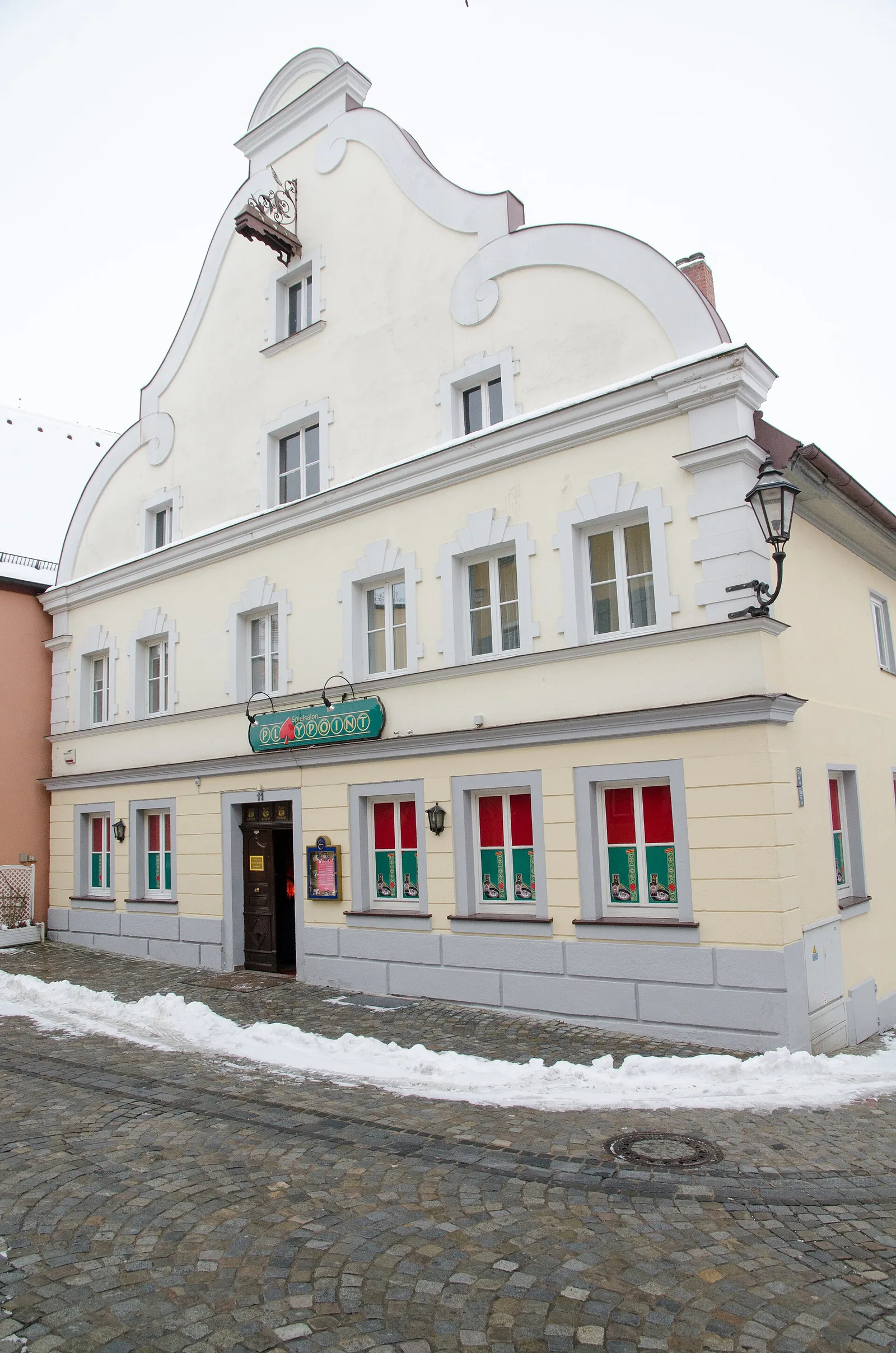 Kirchplatz 11