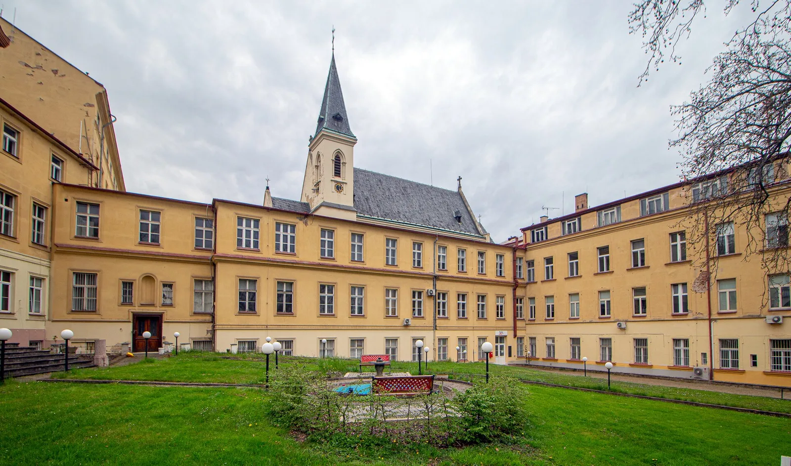 Klášter dam Srdce Ježíšova Sacré Coeur