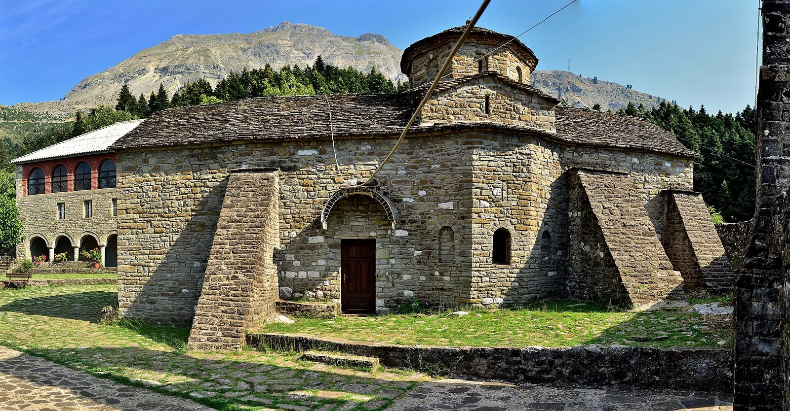 Moni Agiou Georgiou, Vourgareli