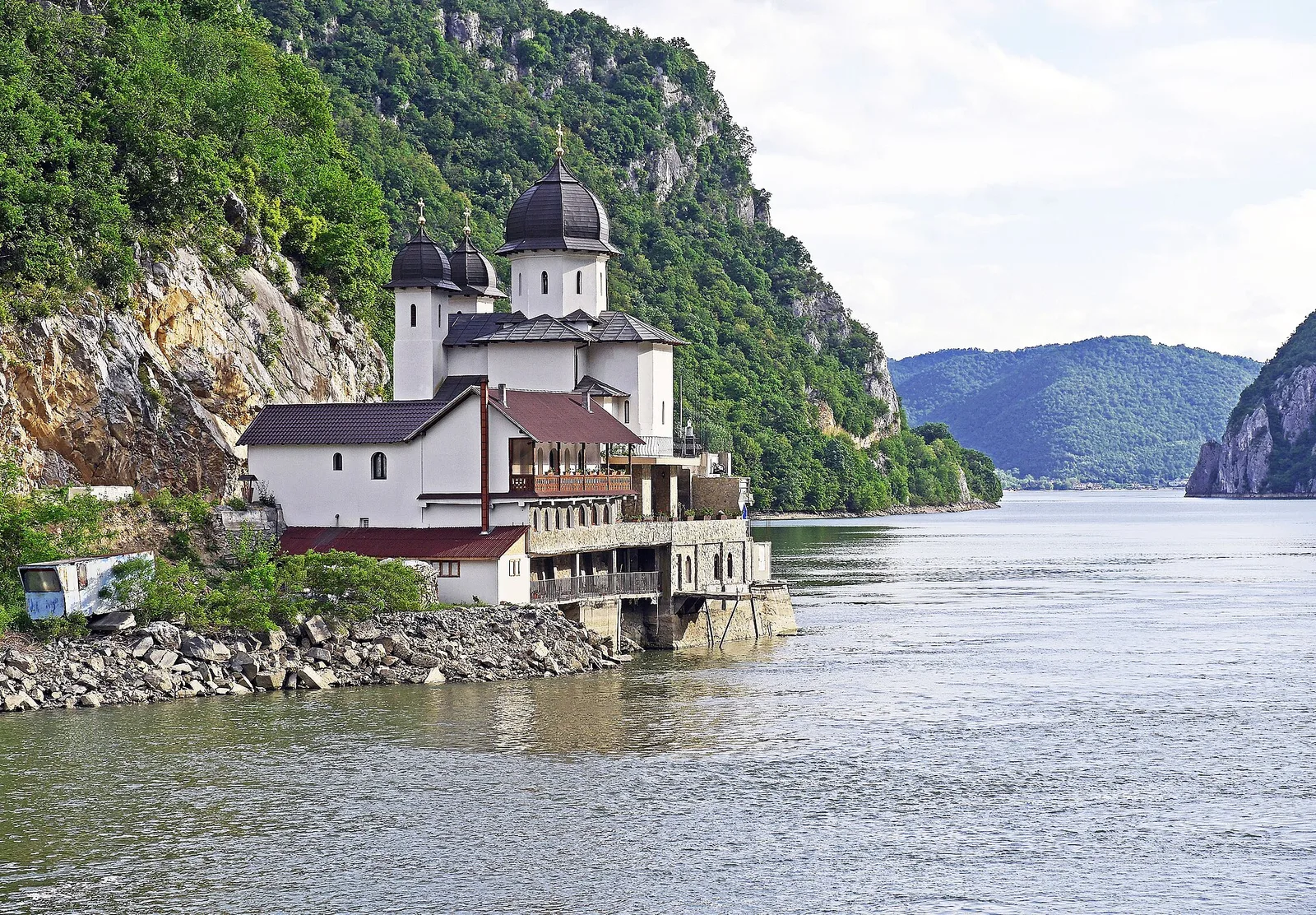 Mraconia Monastery