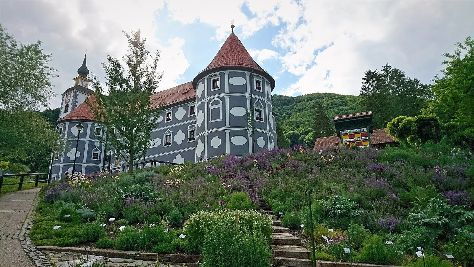 Olimje Castle