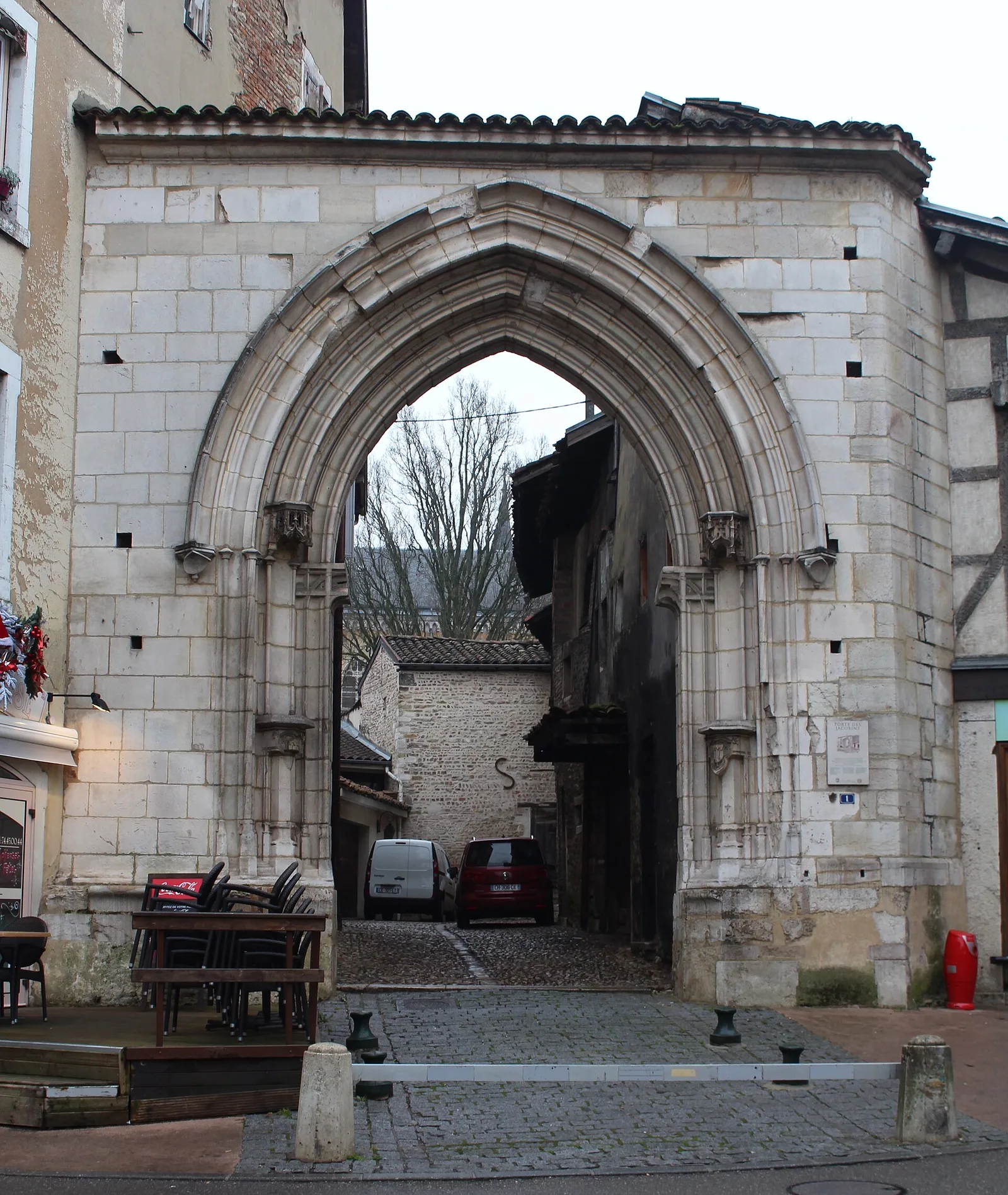 porte des Jacobins