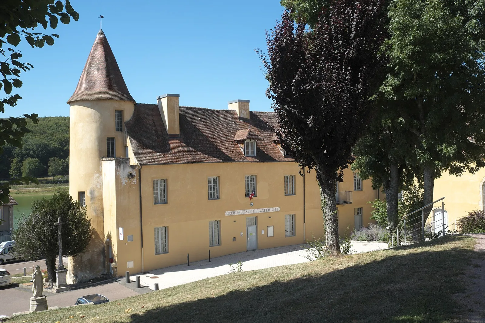 prieuré de Saint-Sernin-du-Bois