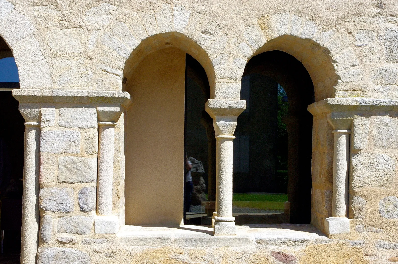 prieuré des Salles-Lavauguyon