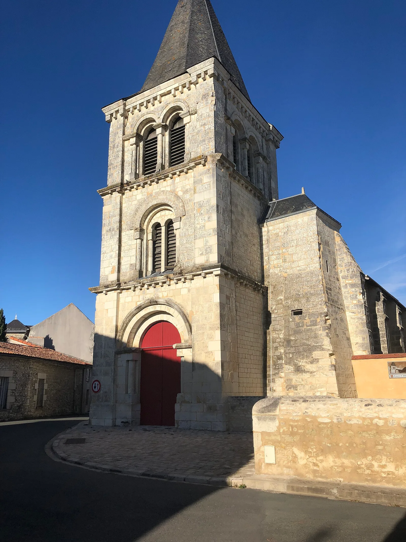 prieuré Saint-André de Mirebeau