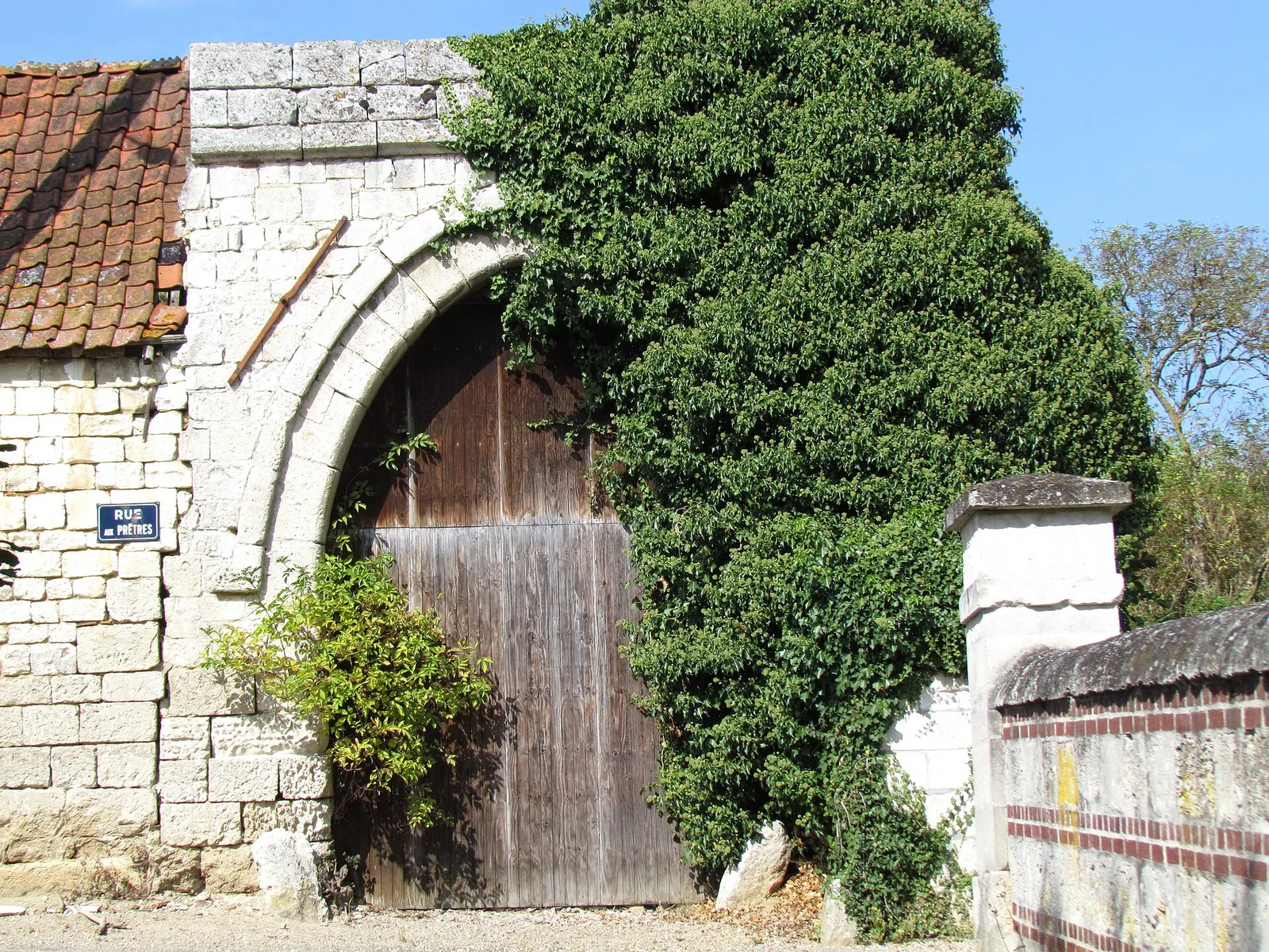 prieuré Saint-Nicolas de Bonneuil-les-Eaux