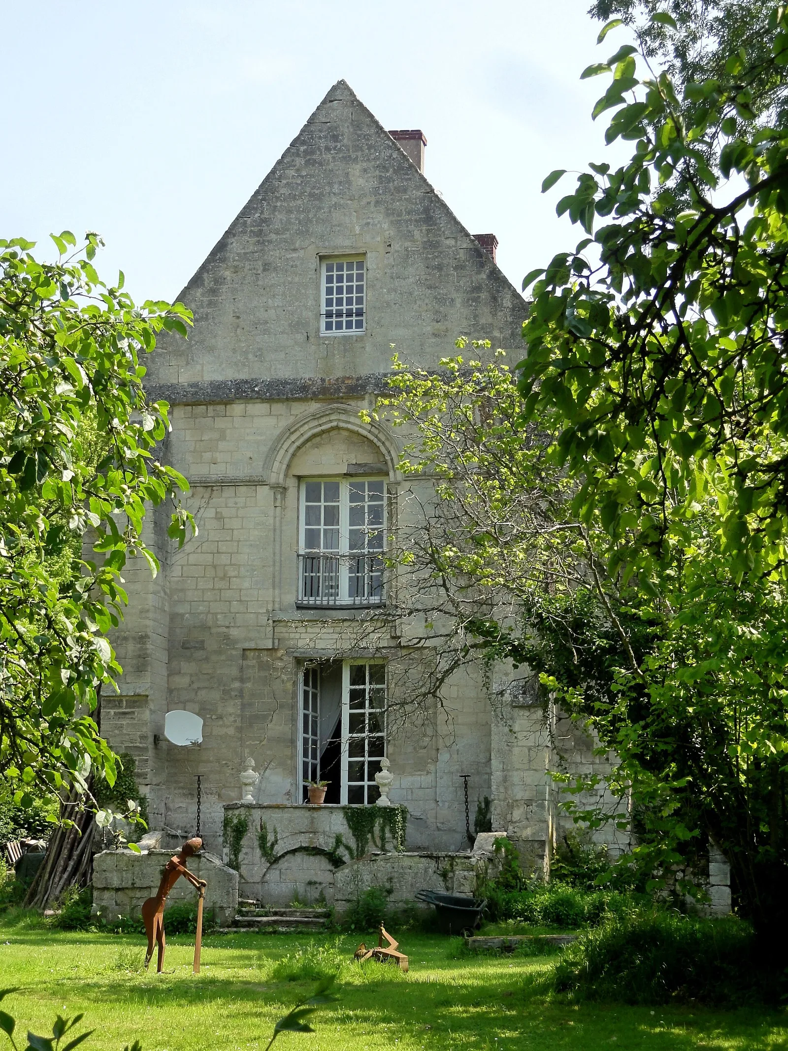 prieuré Saint-Nicolas de Courson
