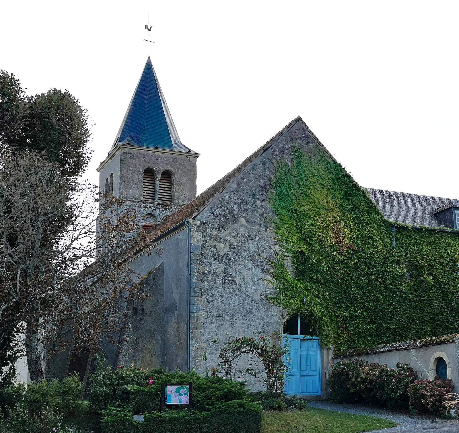prieuré Saint-Pierre d'Antioche de Montambert