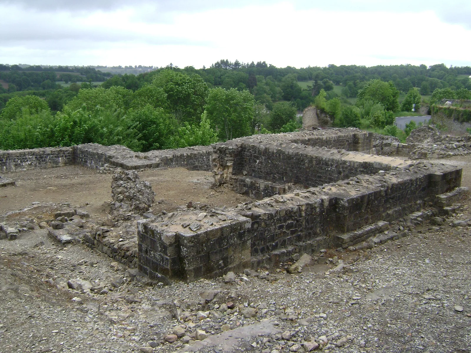 prieuré Saint-Symphorien de Domfront