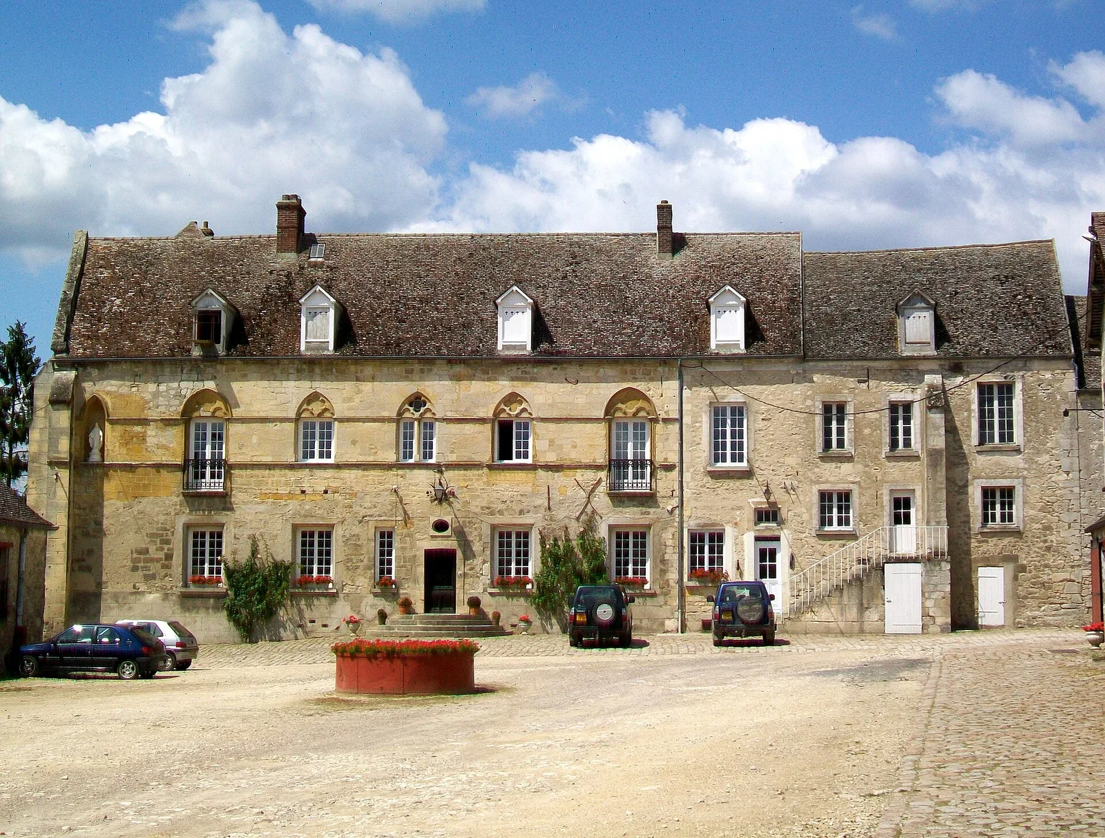 prieuré Sainte-Geneviève de Borest