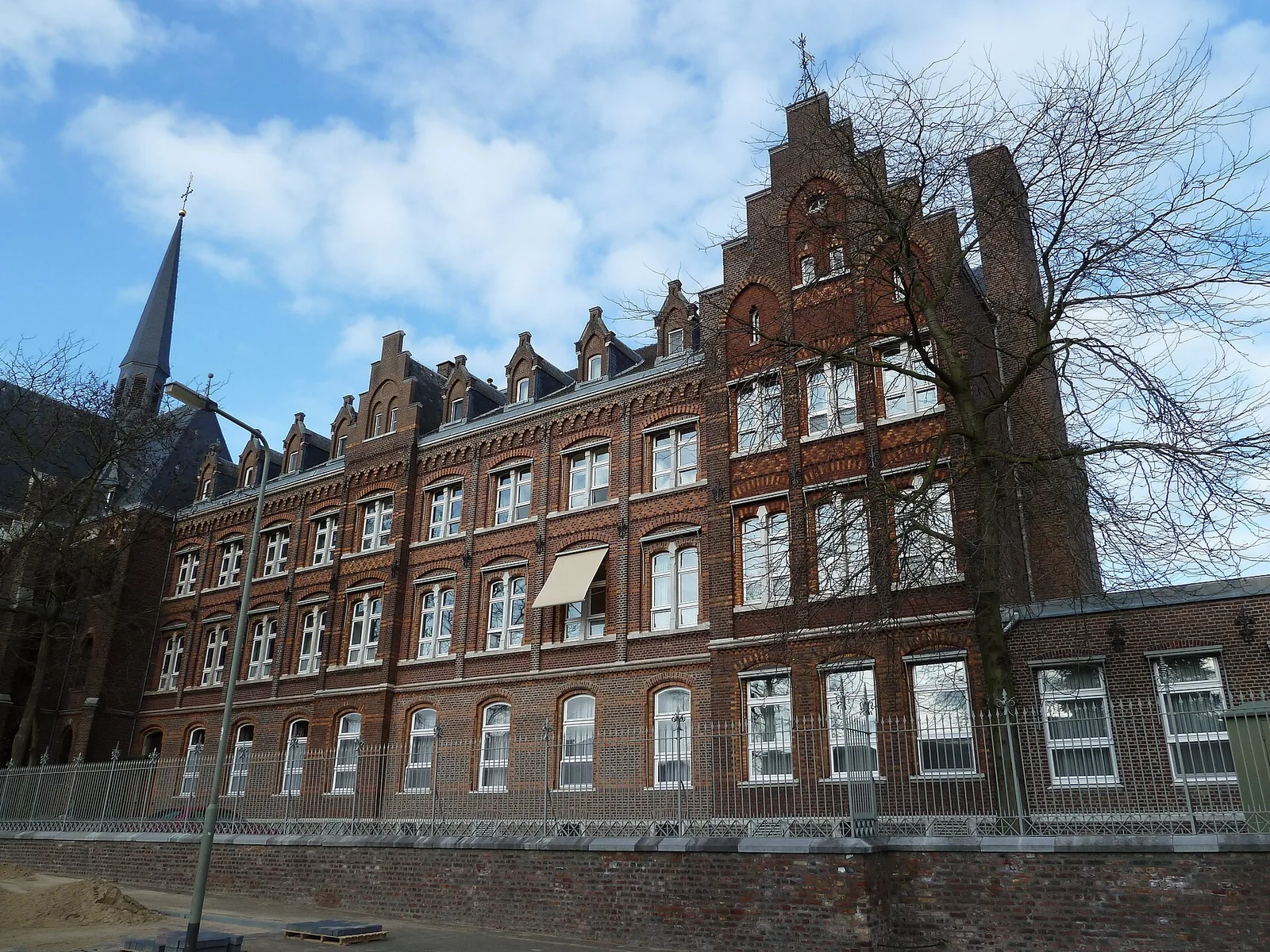 Residence building Monastery Loreto