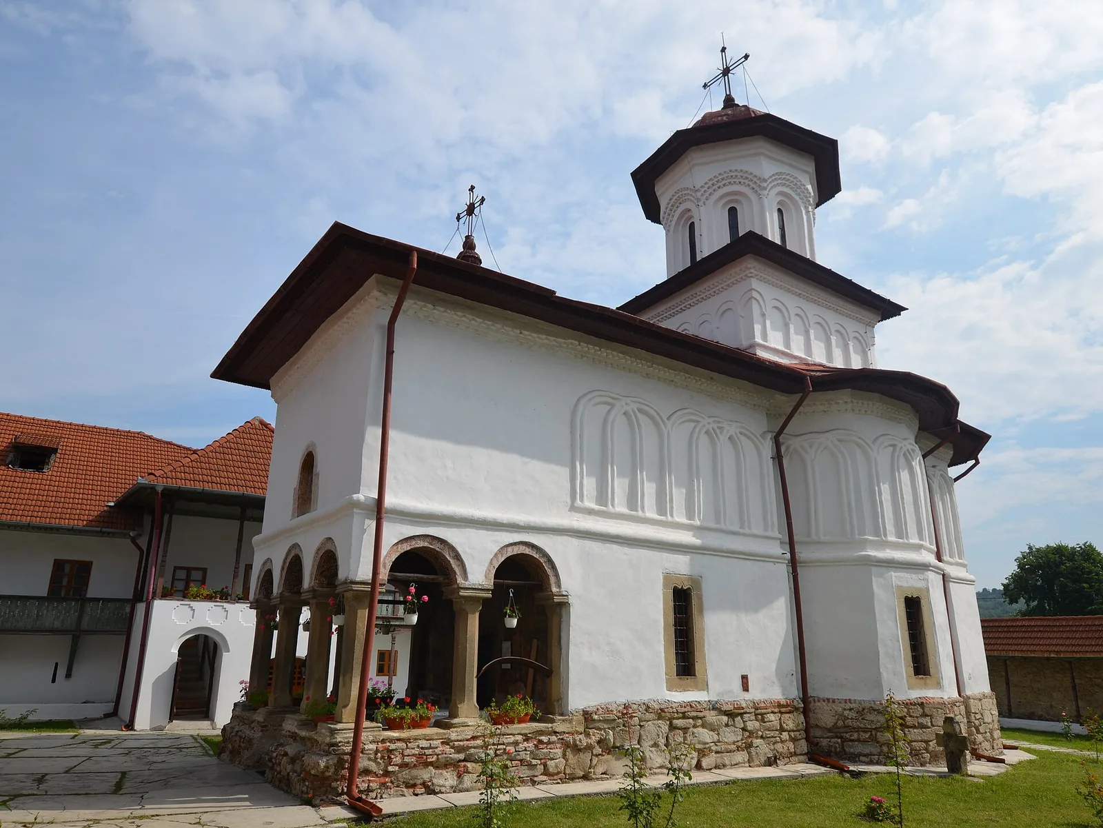 Sărăcinești Monastery