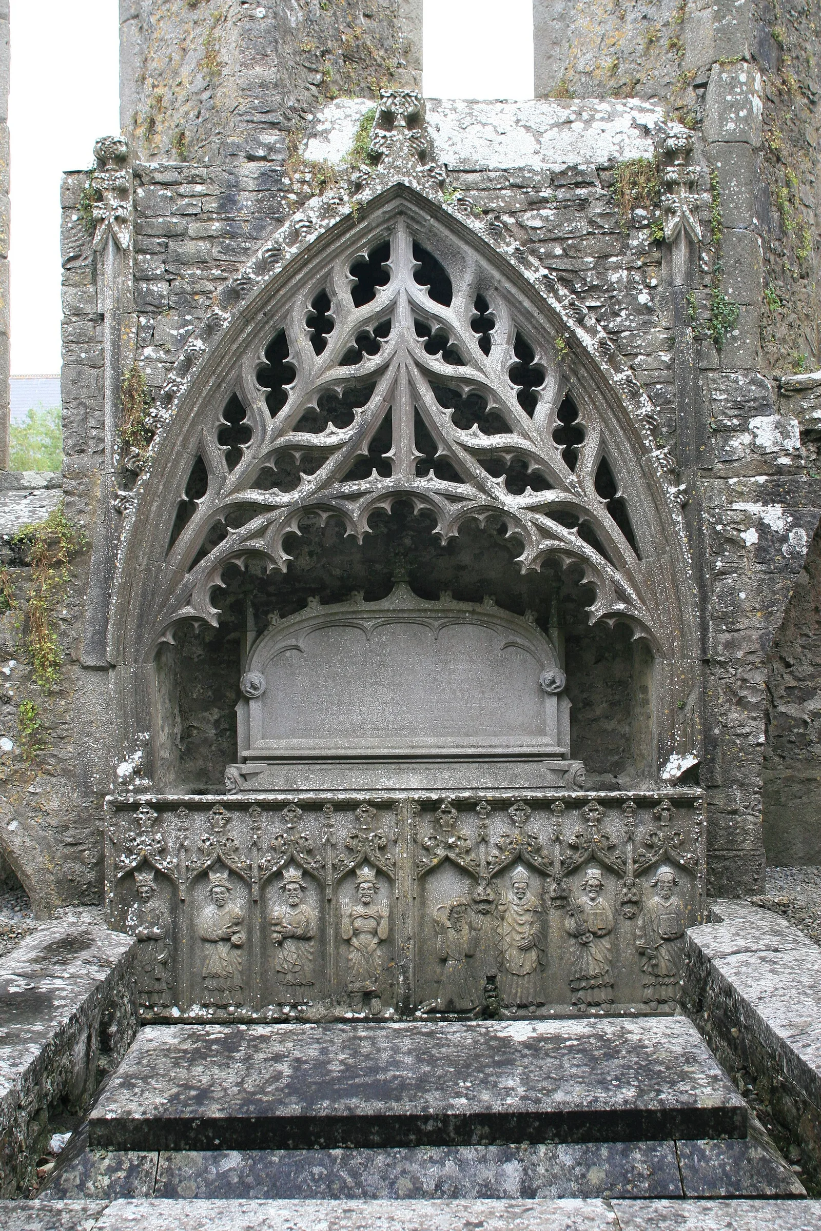 Strade Priory of the Holy Cross